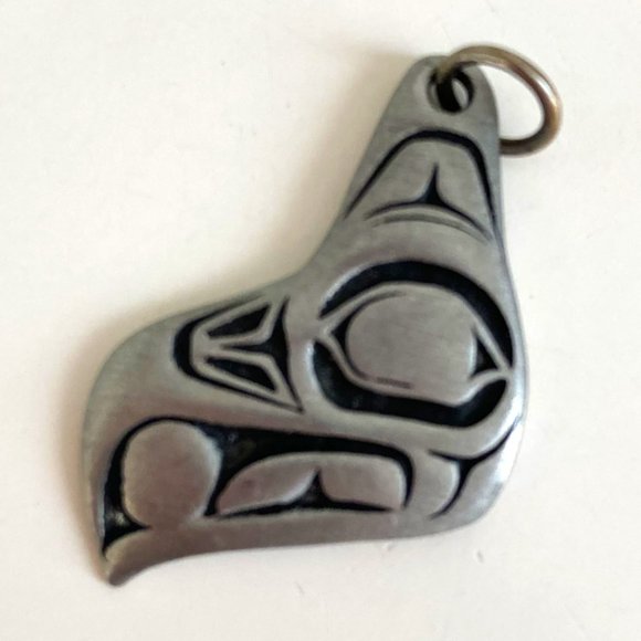 Handsome Haida figural pewter charm or pendant - Picture 1 of 3
